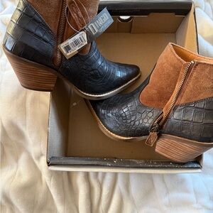Dingo Black and Brown Ankle Booties